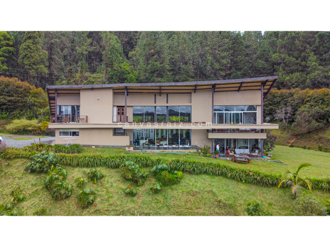 Casa de 4 alcobas en venta en Los Salados, El Retiro, 593 m² · foto 2 de 11