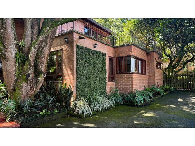 Casa en venta en Loma Del Esmeraldal, Envigado · foto 2 de 24