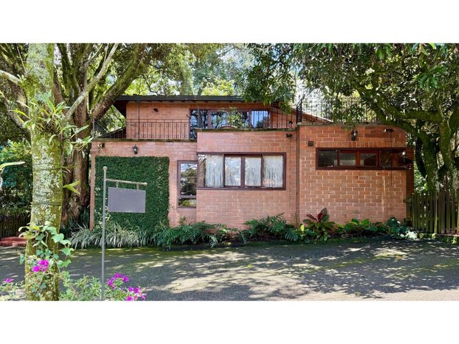 Casa en venta en Loma Del Esmeraldal, Envigado · foto 3 de 24