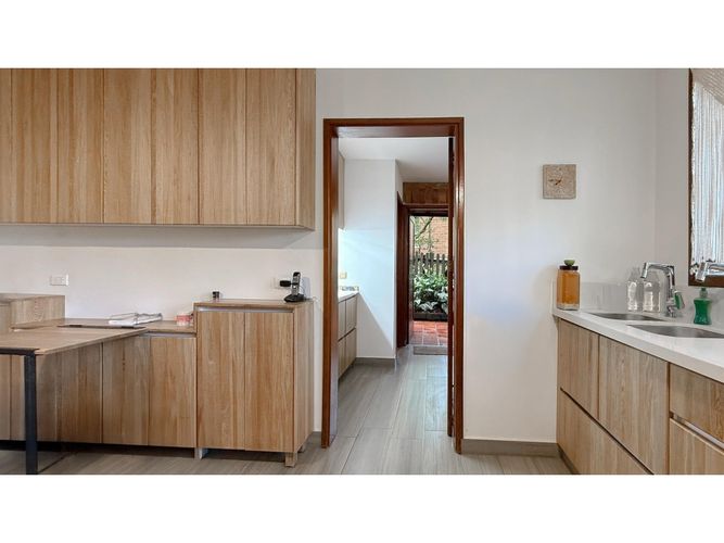 Casa en venta en Loma Del Esmeraldal, Envigado · foto 7 de 24