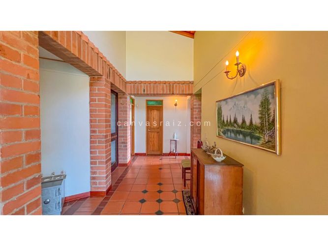 Casa de 5 alcobas en venta en Loma Del Chocho, Envigado, 400 m² · foto 5 de 9