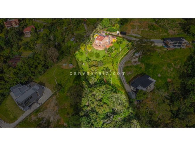 Casa de 5 alcobas en venta en Loma Del Chocho, Envigado, 400 m² · foto 9 de 9