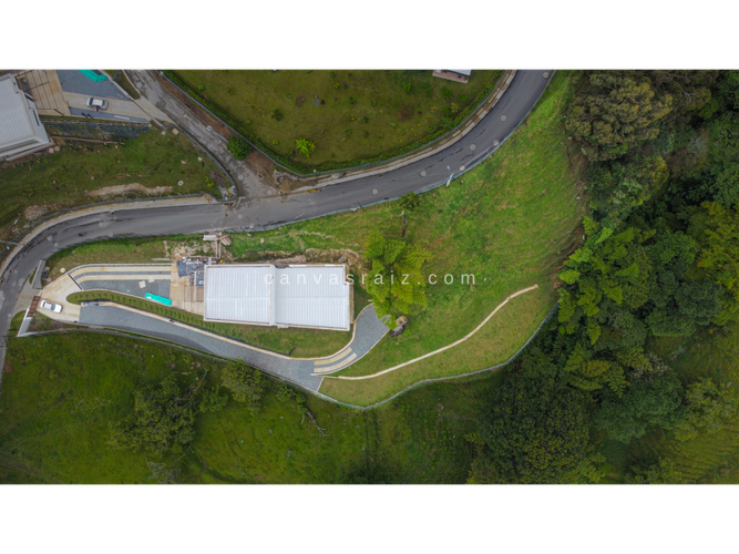 Casa de 9 alcobas en venta en Loma Del Chocho, Envigado, 691 m² · foto 13 de 13