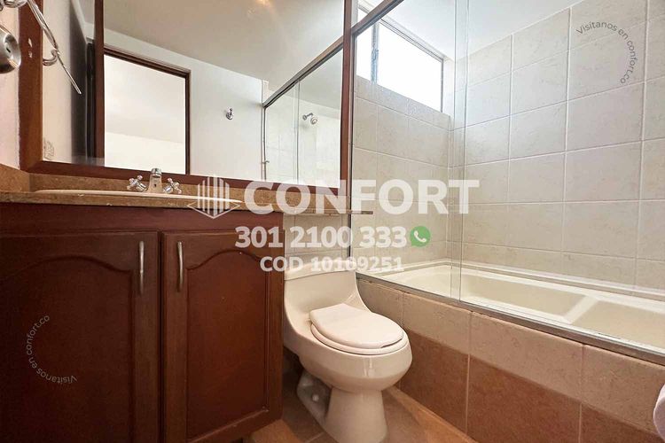 Apartamento de 3 alcobas en arriendo en Los Balsos, Medellín, 117 m² · foto 18 de 24