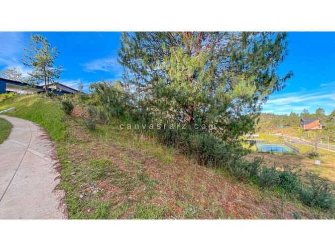 Lote en venta en Escobero, Envigado, 1478 m² · foto 2 de 6