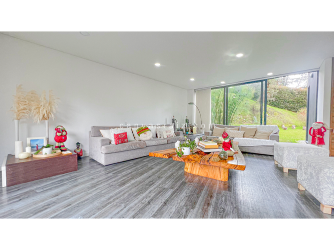 Casa de 5 alcobas en venta en Las Palmas, Envigado, 358 m² · foto 2 de 16