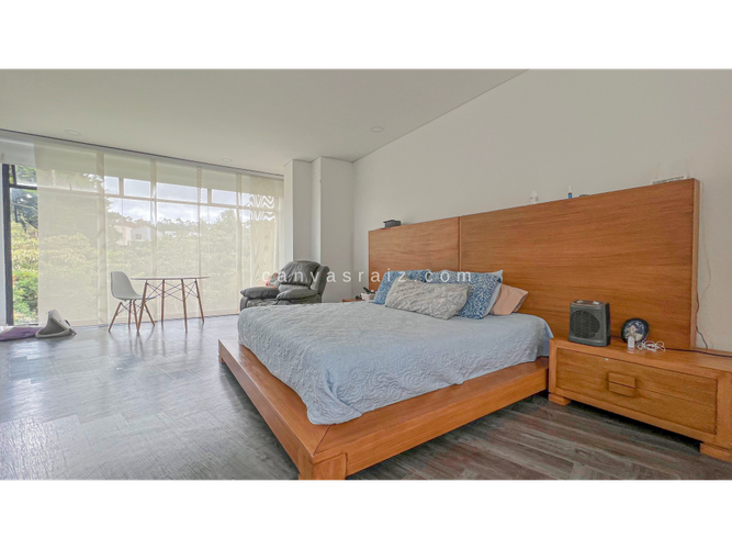 Casa de 5 alcobas en venta en Las Palmas, Envigado, 358 m² · foto 10 de 16