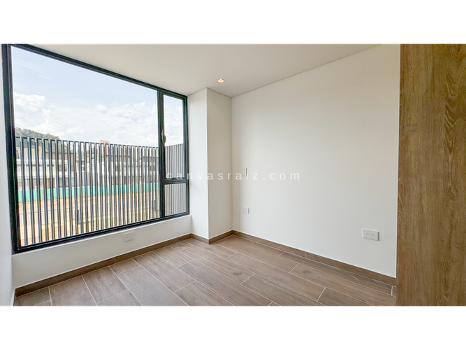 Casa de 4 alcobas en venta en Barro Blanco, Rionegro, 210 m² · foto 4 de 12