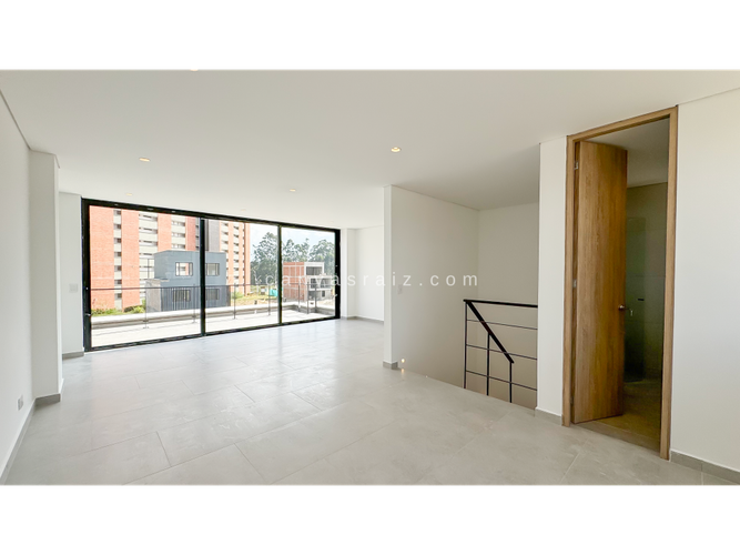 Casa de 4 alcobas en venta en Barro Blanco, Rionegro, 210 m² · foto 11 de 12