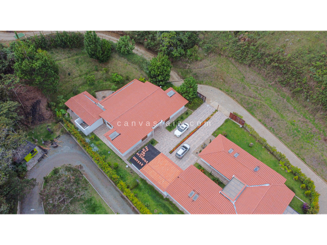 Casa de 4 alcobas en venta en El Tambo, La Ceja, 430 m² · foto 2 de 17