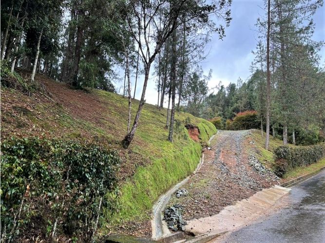 Lote en venta en Escobero, Envigado, 4470 m² · foto 9 de 9