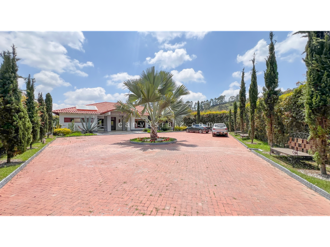 Casa de 4 alcobas en venta en La Mosquita, Rionegro, 394 m² · foto 2 de 19