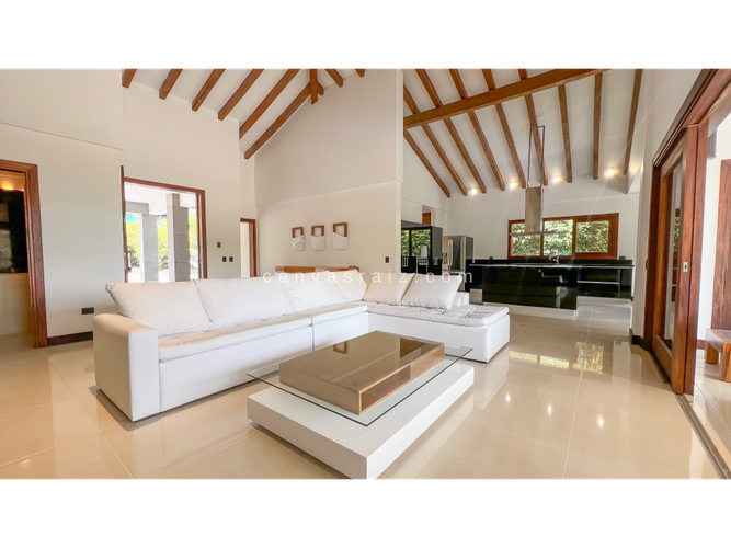 Casa de 4 alcobas en venta en La Mosquita, Rionegro, 394 m² · foto 4 de 19