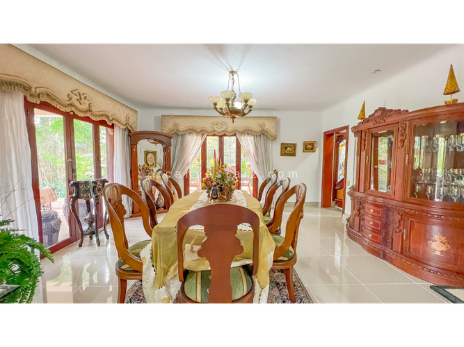 Casa de 8 alcobas en venta en El Poblado, Medellín, 860 m² · foto 4 de 16