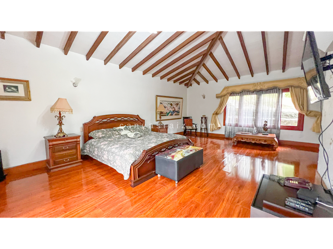 Casa de 8 alcobas en venta en El Poblado, Medellín, 860 m² · foto 13 de 16