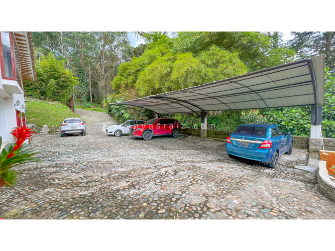 Casa de 8 alcobas en venta en El Poblado, Medellín, 860 m² · foto 16 de 16
