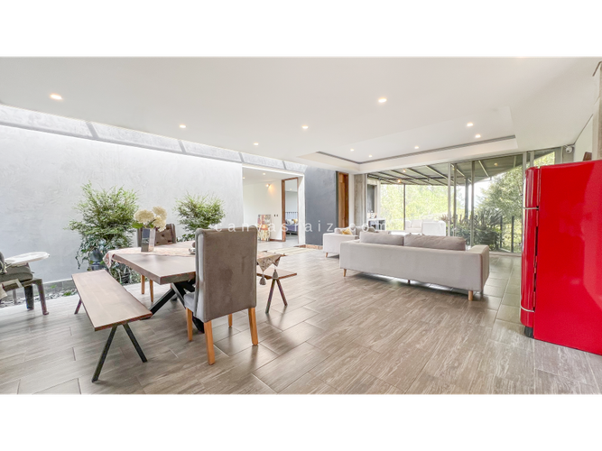 Casa de 4 alcobas en venta en Escobero, Envigado, 514 m² · foto 2 de 18