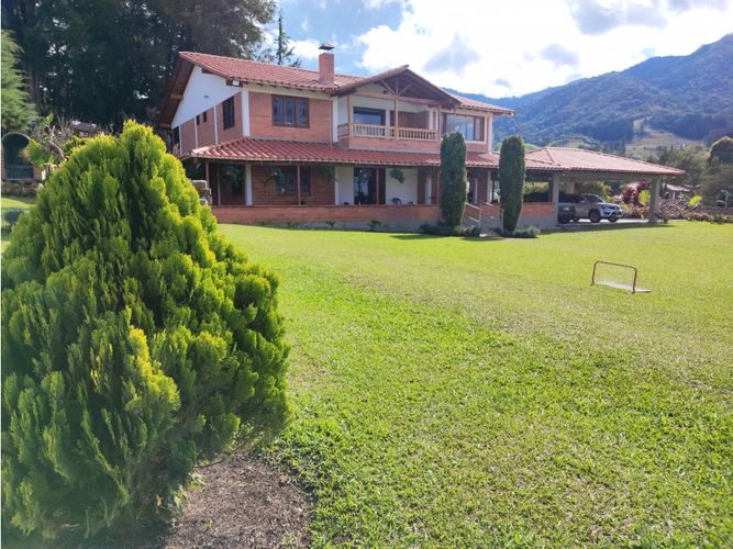 Casa de 4 alcobas en venta en El Carmen De Viboral, El Carmen de Viboral, 430 m² · foto 10 de 13