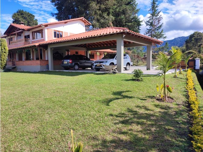 Casa de 4 alcobas en venta en El Carmen De Viboral, El Carmen de Viboral, 430 m² · foto 11 de 13
