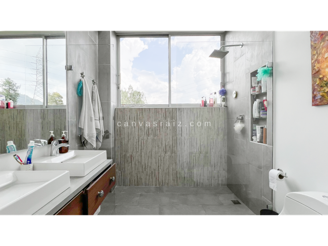 Casa de 4 alcobas en venta en Escobero, Envigado, 514 m² · foto 9 de 18