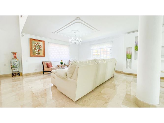 Casa de 5 alcobas en venta en El Tesoro, Medellín, 450 m² · foto 6 de 21
