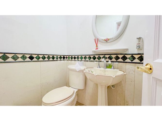 Casa de 5 alcobas en venta en El Tesoro, Medellín, 450 m² · foto 11 de 21