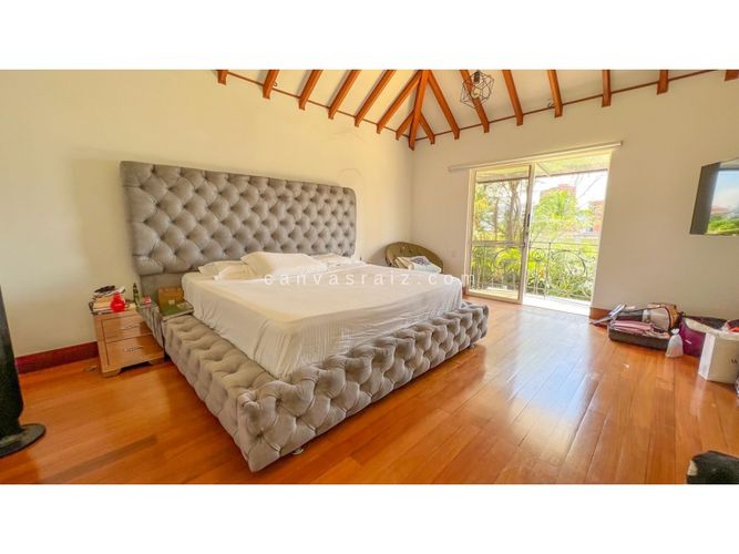 Casa de 5 alcobas en venta en El Tesoro, Medellín, 450 m² · foto 13 de 21