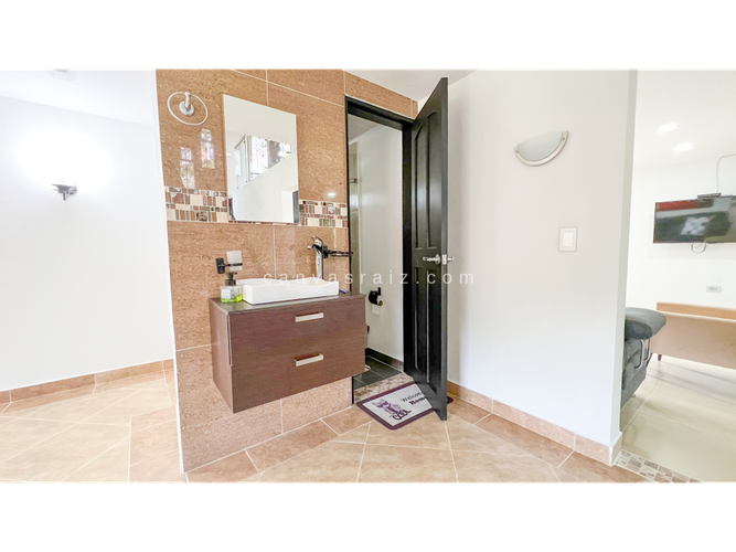 Finca en venta en La Hondita, Guarne, 360 m² · foto 7 de 18
