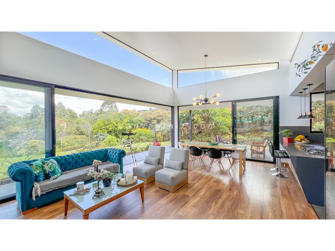 Casa de 4 alcobas en venta en Guamito, La Ceja, 266 m² · foto 3 de 21