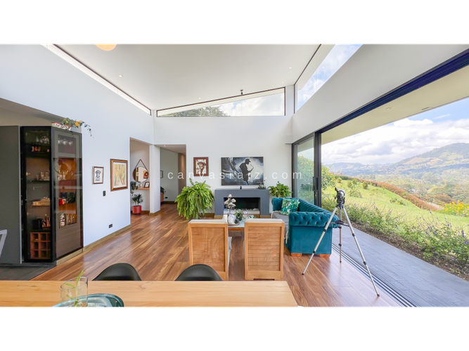 Casa de 4 alcobas en venta en Guamito, La Ceja, 266 m² · foto 5 de 21