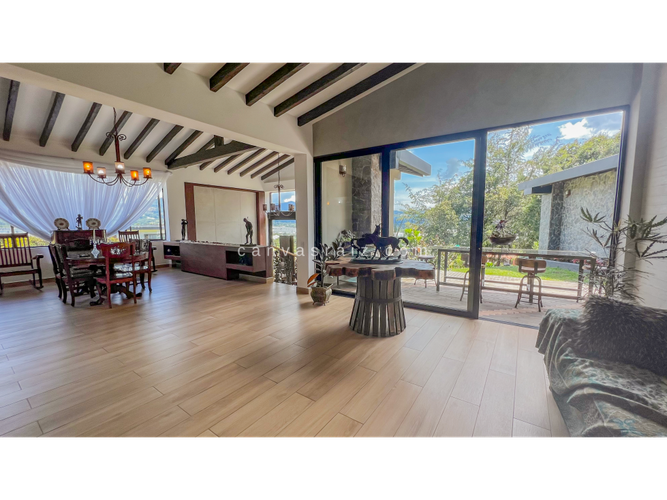 Casa de 4 alcobas en venta en Guamito, La Ceja, 430 m² · foto 4 de 21
