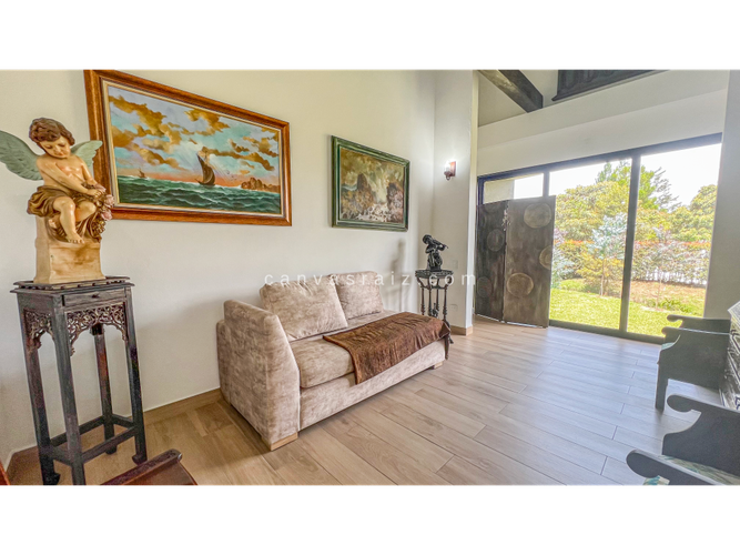 Casa de 4 alcobas en venta en Guamito, La Ceja, 430 m² · foto 9 de 21
