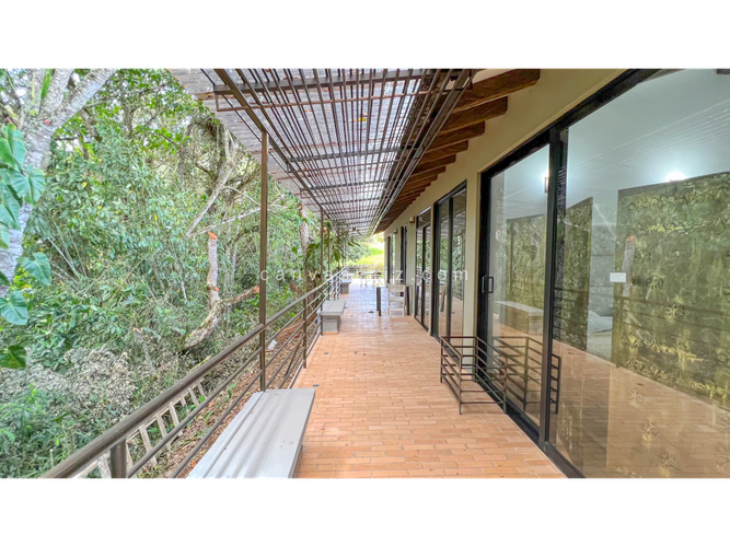 Casa de 4 alcobas en venta en Guamito, La Ceja, 430 m² · foto 11 de 21