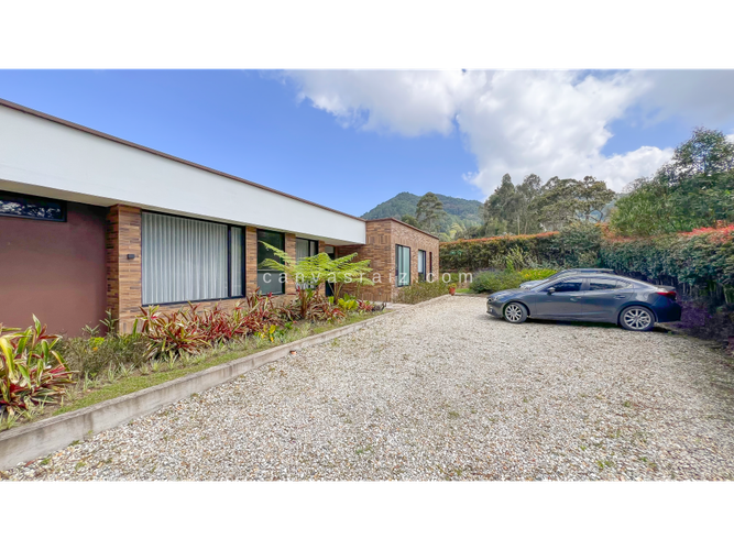 Casa de 4 alcobas en venta en Guamito, La Ceja, 266 m² · foto 20 de 21