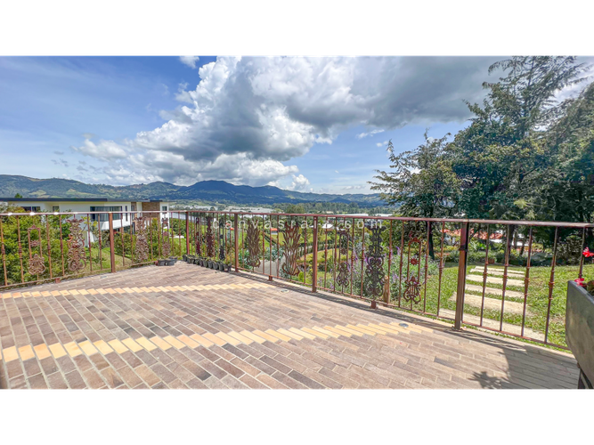 Casa de 4 alcobas en venta en Guamito, La Ceja, 430 m² · foto 18 de 21