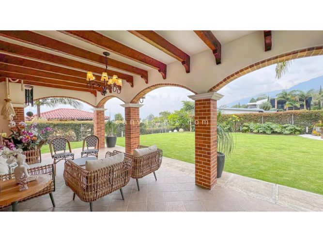 Casa de 5 alcobas en venta en Escobero, Envigado, 614 m² · foto 3 de 19