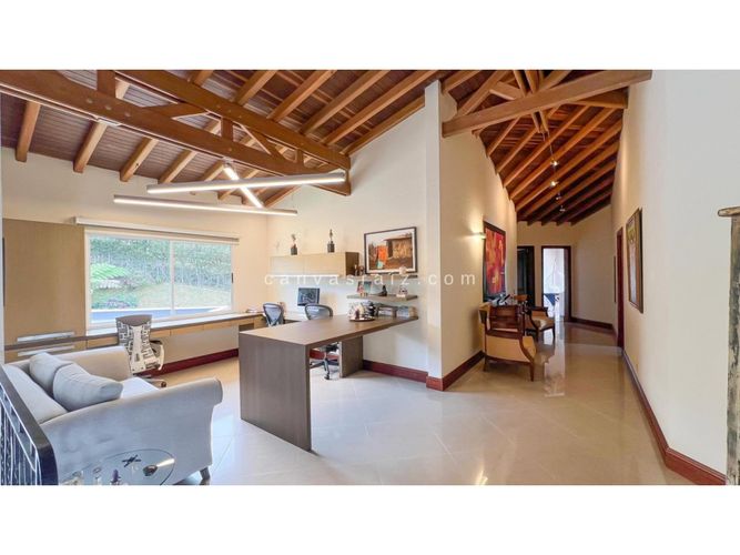 Casa de 5 alcobas en venta en Escobero, Envigado, 614 m² · foto 10 de 19