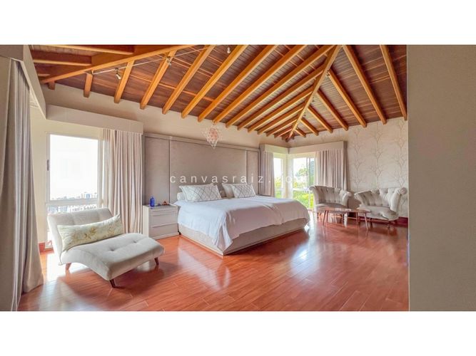 Casa de 5 alcobas en venta en Escobero, Envigado, 614 m² · foto 11 de 19
