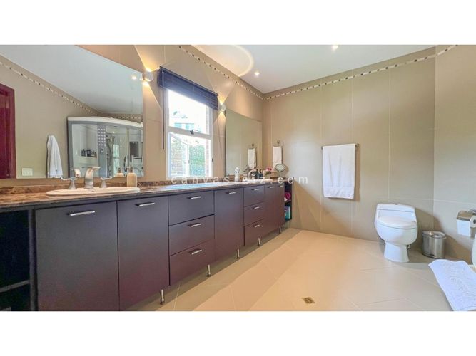 Casa de 5 alcobas en venta en Escobero, Envigado, 614 m² · foto 13 de 19