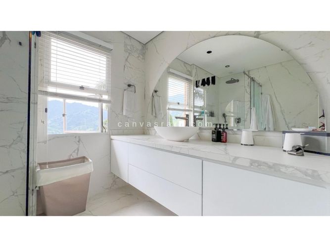 Casa de 5 alcobas en venta en Escobero, Envigado, 614 m² · foto 16 de 19