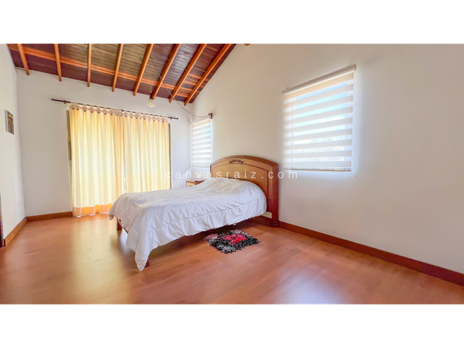 Casa de 4 alcobas en venta en El Cerro, El Carmen de Viboral, 196 m² · foto 9 de 18
