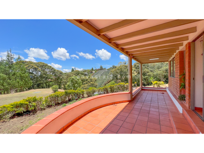 Casa de 4 alcobas en venta en El Cerro, El Carmen de Viboral, 196 m² · foto 12 de 18
