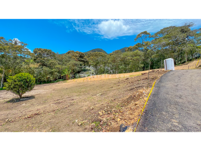 Casa de 4 alcobas en venta en El Cerro, El Carmen de Viboral, 196 m² · foto 16 de 18