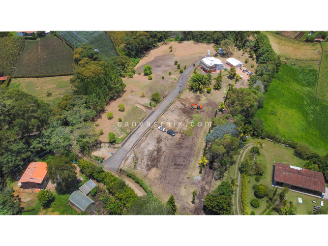 Casa de 4 alcobas en venta en El Cerro, El Carmen de Viboral, 196 m² · foto 17 de 18
