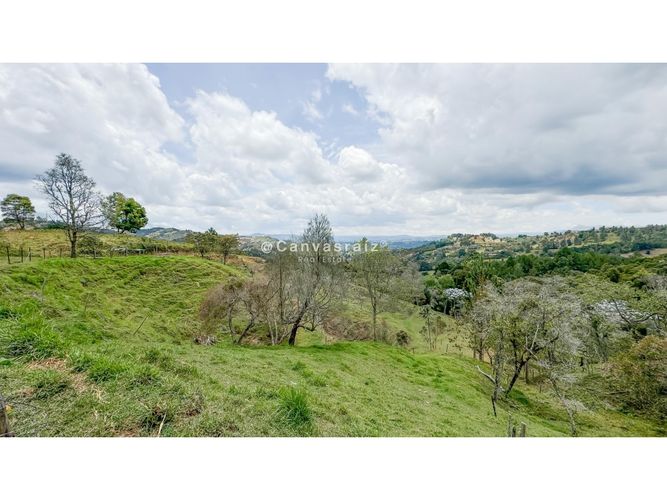 Lote en venta en La Convencion, Rionegro, 25600 m² · foto 2 de 4