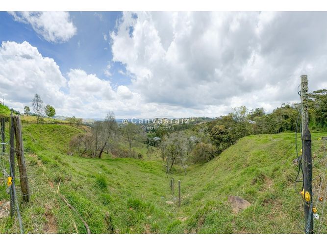 Lote en venta en La Convencion, Rionegro, 25600 m² · foto 4 de 4