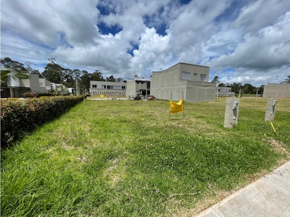 Land in Llano Grande (102 m²) for Sale