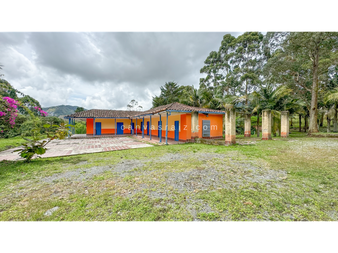 Lote en venta en La Maria, El Carmen de Viboral, 160 m² · foto 4 de 10