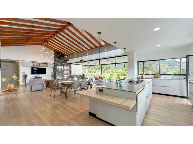Casa de 3 alcobas en venta en El Chuscal, La Ceja, 356 m² · foto 4 de 15