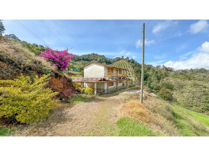 Finca en venta en Lejos Del Nido, El Retiro, 800 m² · foto 4 de 13